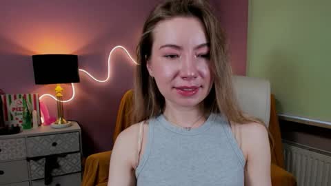 Mia online show from 11.14.25