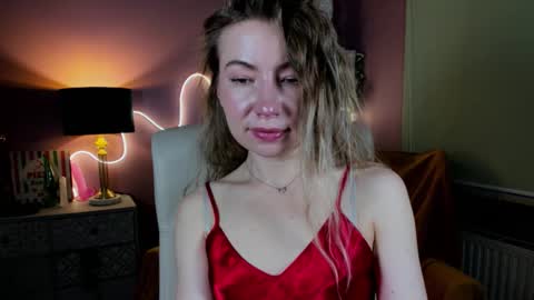 Mia online show from 11.16.25