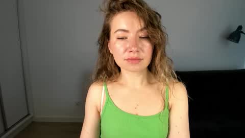 Mia online show from 03.27.26