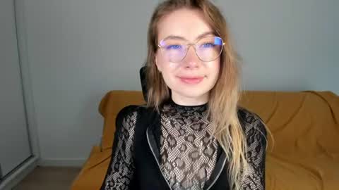Snapshot of mia_luxx92 chatting on 06.11.26 Mia online show from 06.11.26