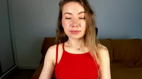 Snapshot of mia_luxx92 chatting on 06.17.26 Mia online show from 06.17.26