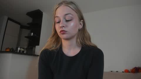 Mia here Appreciate your support online show from 10.16.25