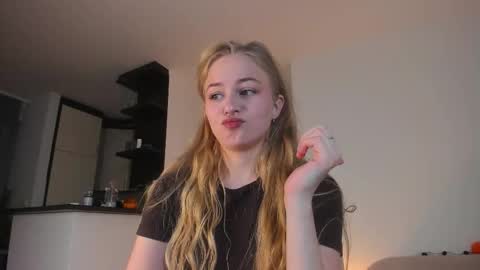 Mia here Appreciate your support online show from 10.18.25