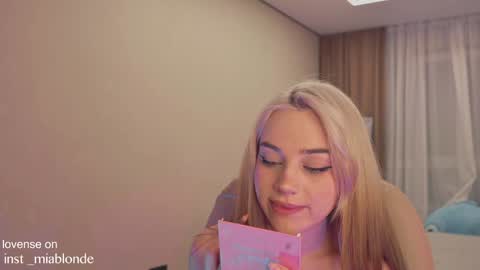 mia_milagros online show from 12.29.24
