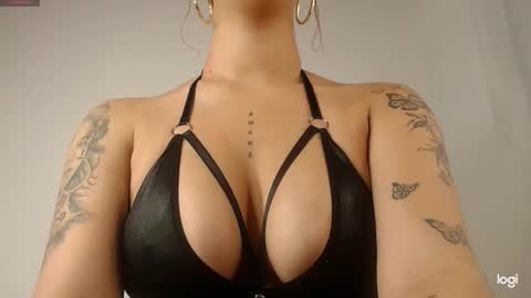 Snapshot of mia_millers2311 chatting on 02.03.26 mia independent model online show from 02.03.26