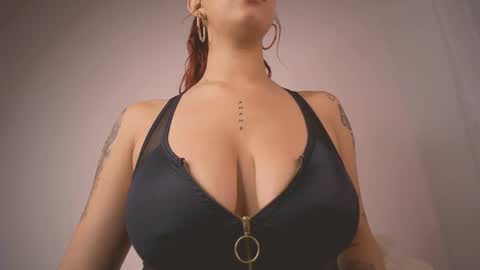 Snapshot of mia_millers2311 chatting on 02.07.26 mia independent model online show from 02.07.26