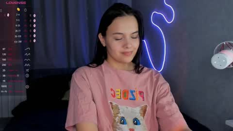 Mia online show from 02.06.25