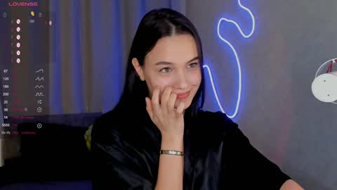 Mia online show from 02.08.25