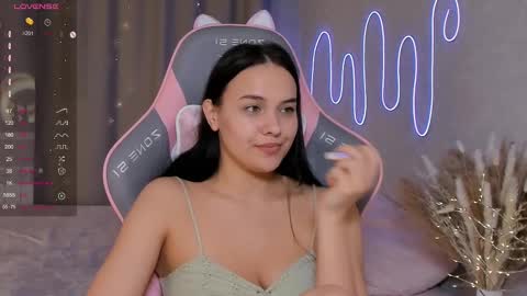 Mia online show from 02.14.25