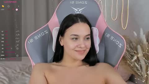 Mia online show from 02.17.25