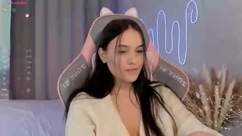 Mia online show from 02.22.25