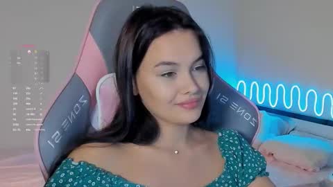 Mia online show from 09.13.25