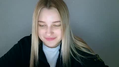 Mia online show from 09.12.25