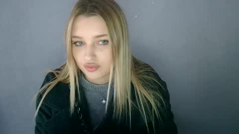 Mia online show from 10.01.25