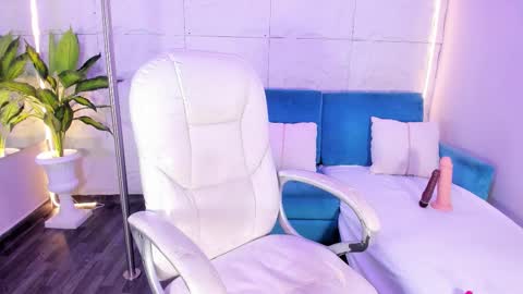 Mia online show from 01.10.26