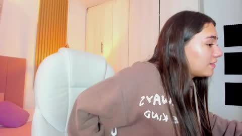 Mia Nevaeh - follow me online show from 01.14.25