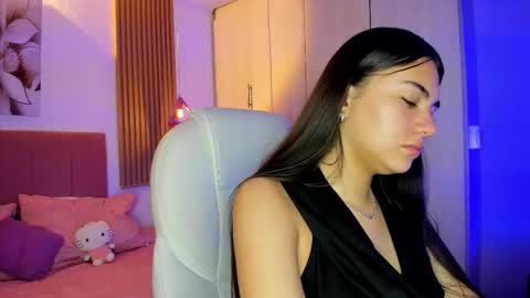 Mia Nevaeh - follow me online show from 01.09.26