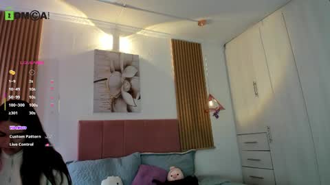 Snapshot of mia_nevaeh chatting on 06.20.26 Mia Nevaeh - follow me online show from 06.20.26