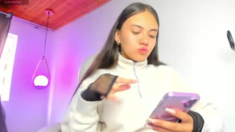 Snapshot of mia_nevaeh chatting on 08.02.26 Mia Nevaeh - follow me online show from 08.02.26