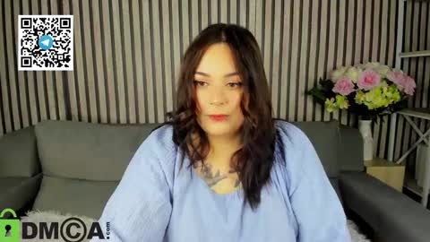 Snapshot of mia_r0ss chatting on 10.16.25 Mia online show from 10.16.25