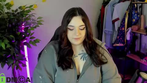 Snapshot of mia_r0ss chatting on 02.07.26 Mia online show from 02.07.26