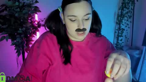 Snapshot of mia_r0ss chatting on 02.20.26 Mia online show from 02.20.26