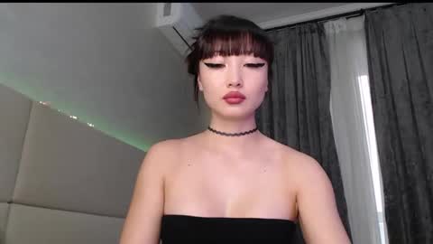 Mia Rie online show from 04.05.26