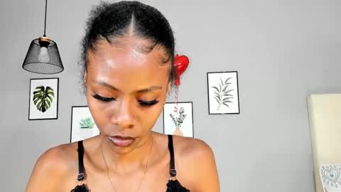 Snapshot of mia_rissi chatting on 03.11.25 Mia online show from 03.11.25