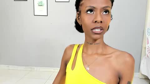 Snapshot of mia_rissi chatting on 03.12.25 Mia online show from 03.12.25
