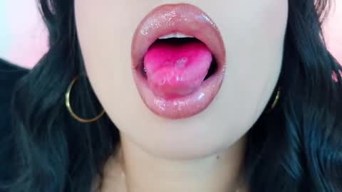 Mia online show from 04.02.26