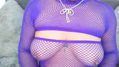 Snapshot of mia_roux13 chatting on 10.10.25 Mia Roux online show from 10.10.25