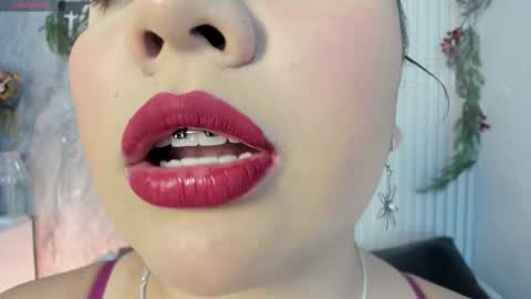 Snapshot of mia_roux13 chatting on 11.08.25 Mia Roux online show from 11.08.25