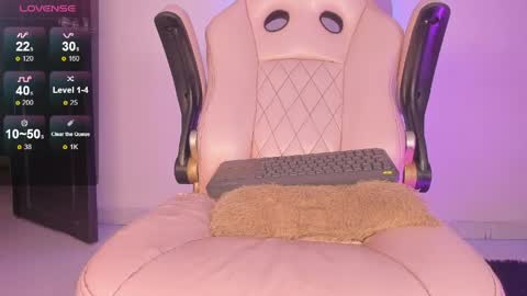 mia_royal online show from 04.09.26