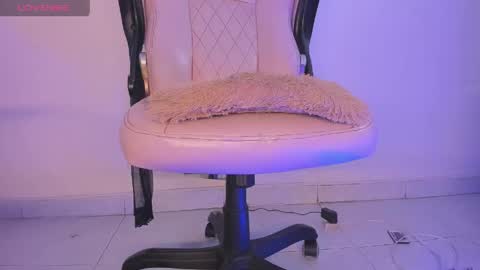 mia_royal online show from 04.16.26