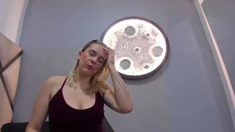 Snapshot of mia_salome23 chatting on 06.20.26 mia_salome23 online show from 06.20.26