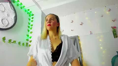 Snapshot of mia_salome23 chatting on 06.23.26 mia_salome23 online show from 06.23.26