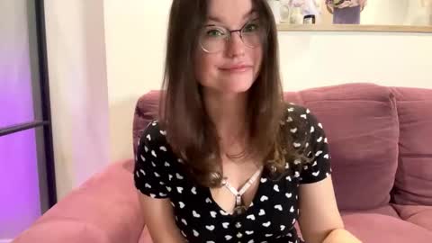 Mia online show from 09.26.25