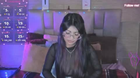 Snapshot of mia_smoke_ chatting on 06.25.26 Mia online show from 06.25.26