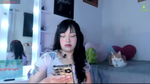 Mia  online show from 11.26.25