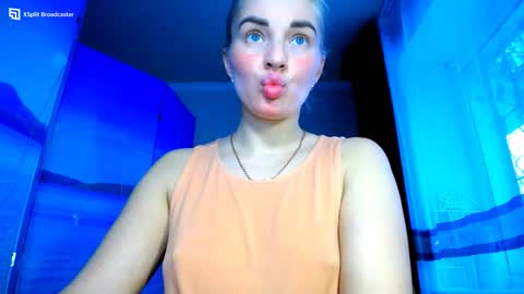 Snapshot of mia_sunnyy chatting on 12.06.24 Mia. online show from 12.06.24