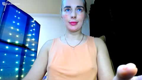 Snapshot of mia_sunnyy chatting on 12.17.24 Mia. online show from 12.17.24