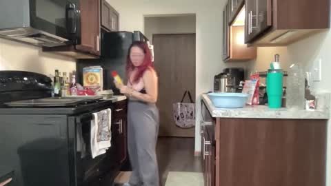 Mia online show from 11.11.25