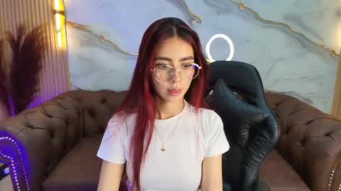 Mia online show from 09.22.25