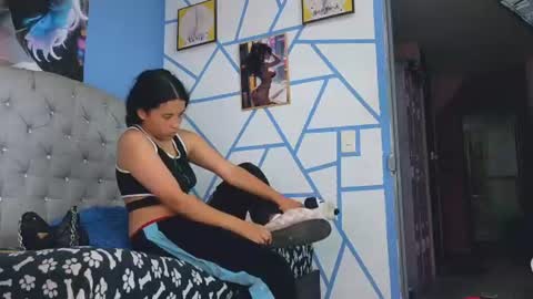 mia_thompson_0 online show from 06.23.26