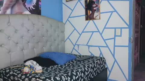 mia_thompson_0 online show from 06.26.26