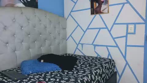 mia_thompson_0 online show from 06.29.26