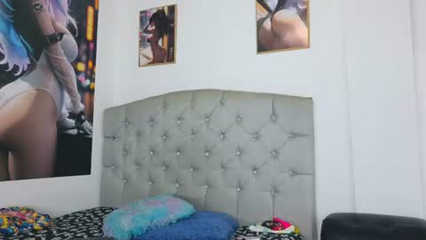 mia_thompson_0 online show from 07.21.26