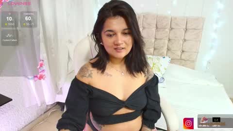 Mia  online show from 09.26.25