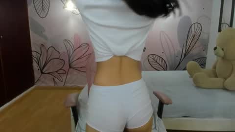 Mia Vanucci online show from 02.25.25