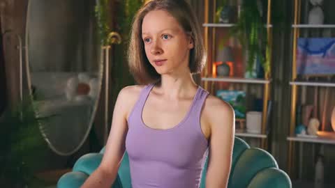 Snapshot of mia_vebes chatting on 06.17.26 Mia online show from 06.17.26